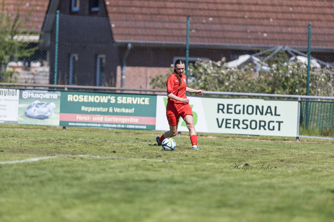 Bild 245 - F TSV Zarpen - Holstein Kiel II : Ergebnis: 2:6